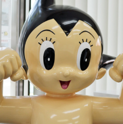 事務所では鉄腕アトムがお客様をお出迎え